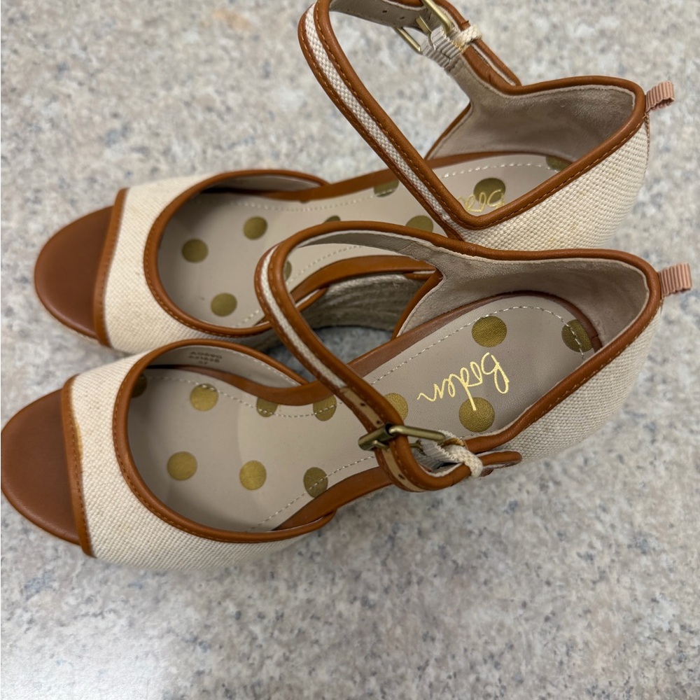 🌼 Boden Cream and Tan Espadrille Wedge Sandals - Picture 3 of 6